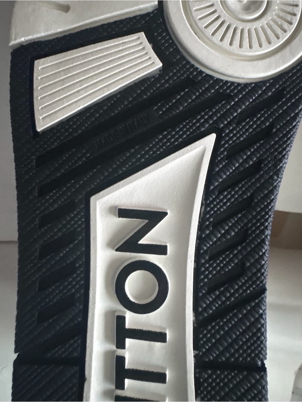 Louis Vuitton Black and White Low-Top Sneaker - Picture 8 of 10